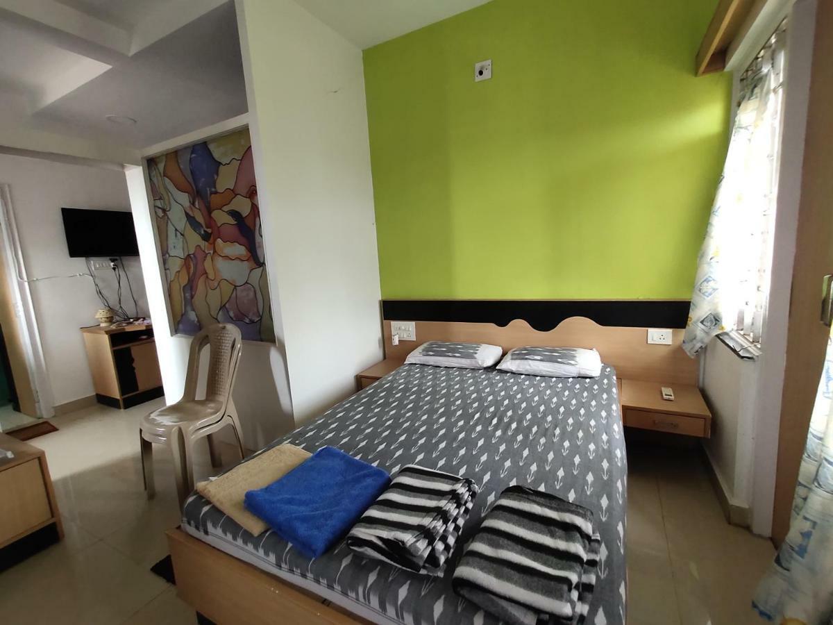 Nirman Beach Homestay Puri Eksteriør billede